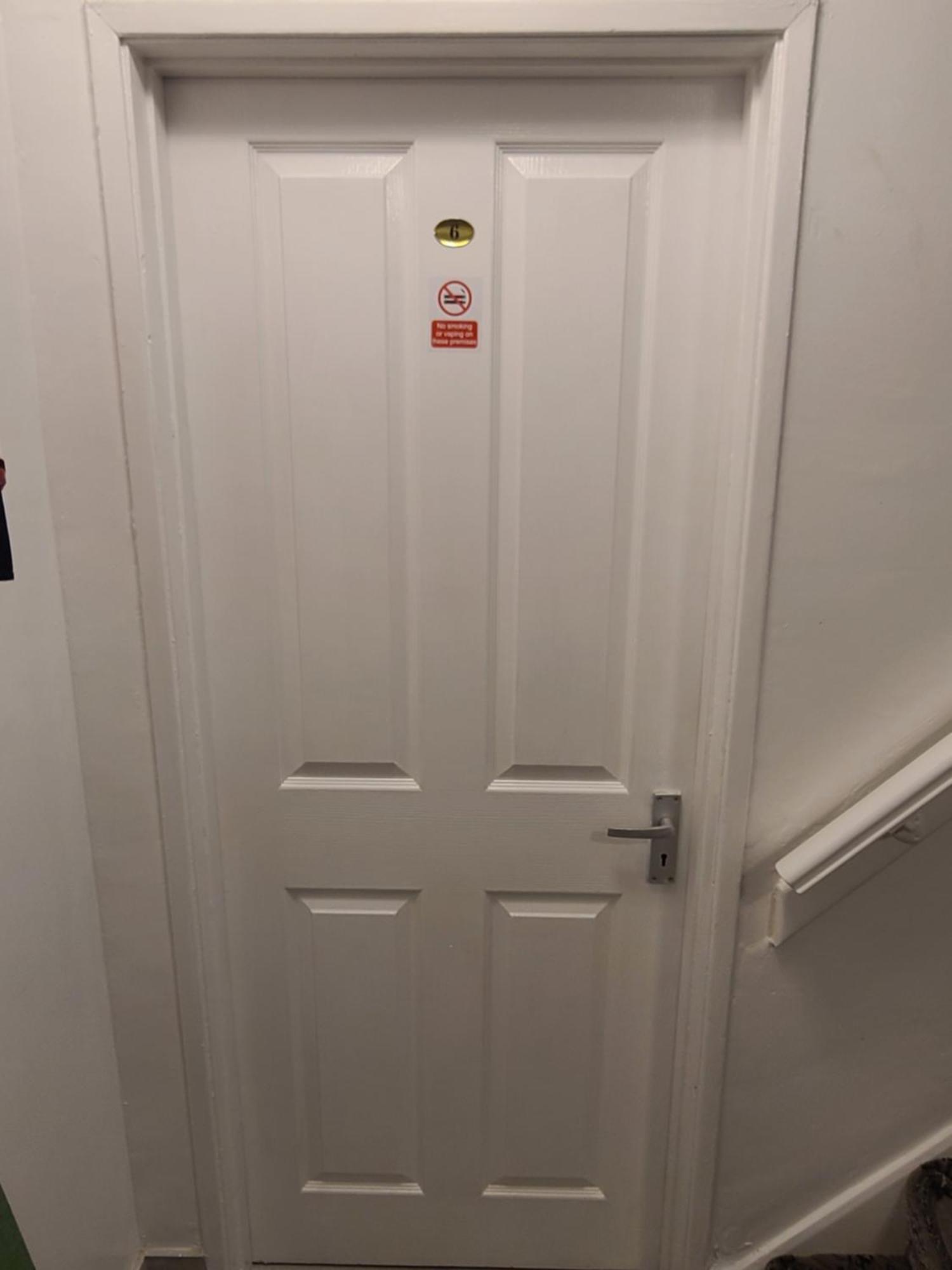 Roomz-Gatwick-London-Airport Parking-Travel Service Ifield Kültér fotó